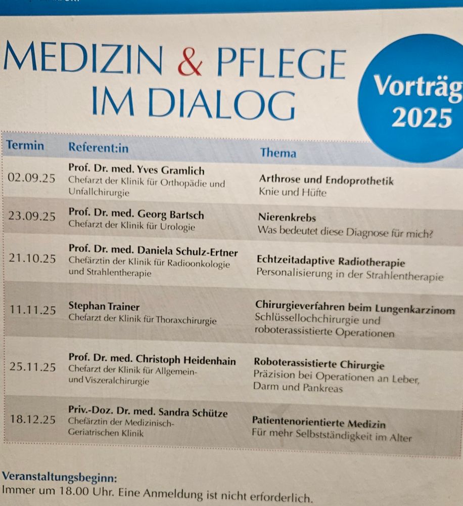 Ein Foto von Werbeplakat einer Vortragsreihe zum Thema "Medizin&Pflege im Dialog". Als Referent*innen werden nur Chefärzt*innen genannt.