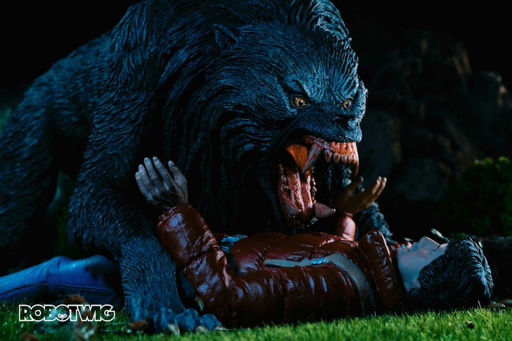 David gets pounced on by a Lycanthrope in the middle of the moors