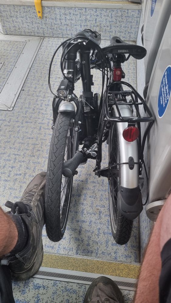 Folding bike on the fflesci bus