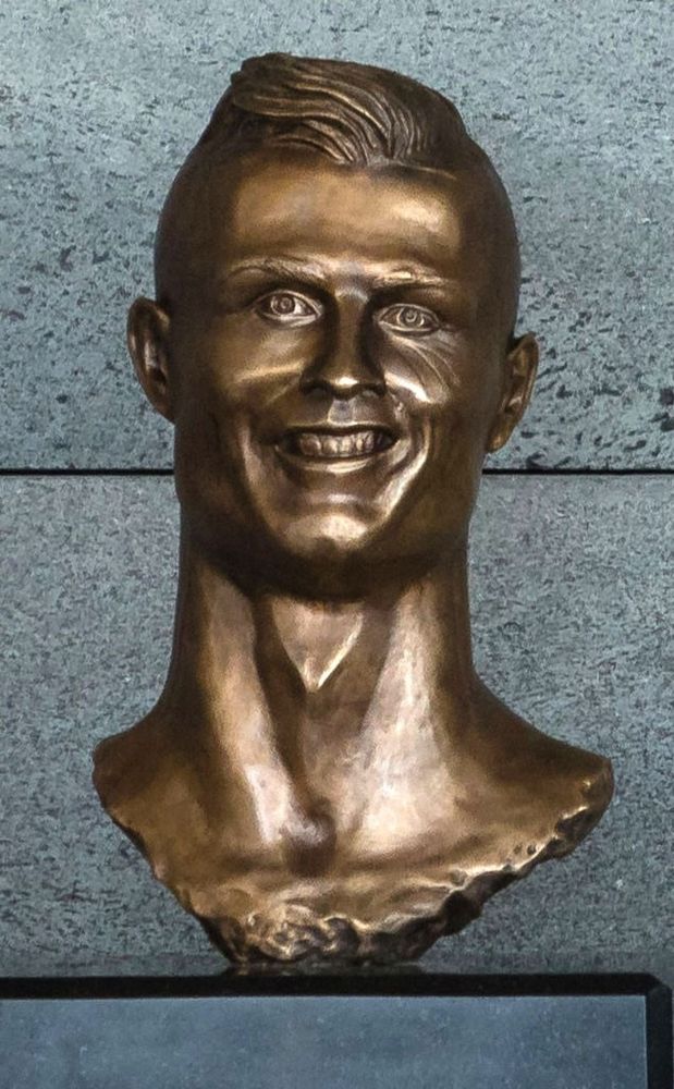 Ugly bronze bust of Cristiano Ronaldo