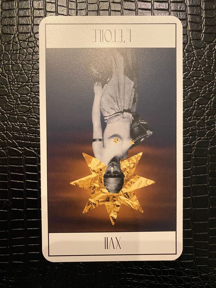 A star-tittied dame.