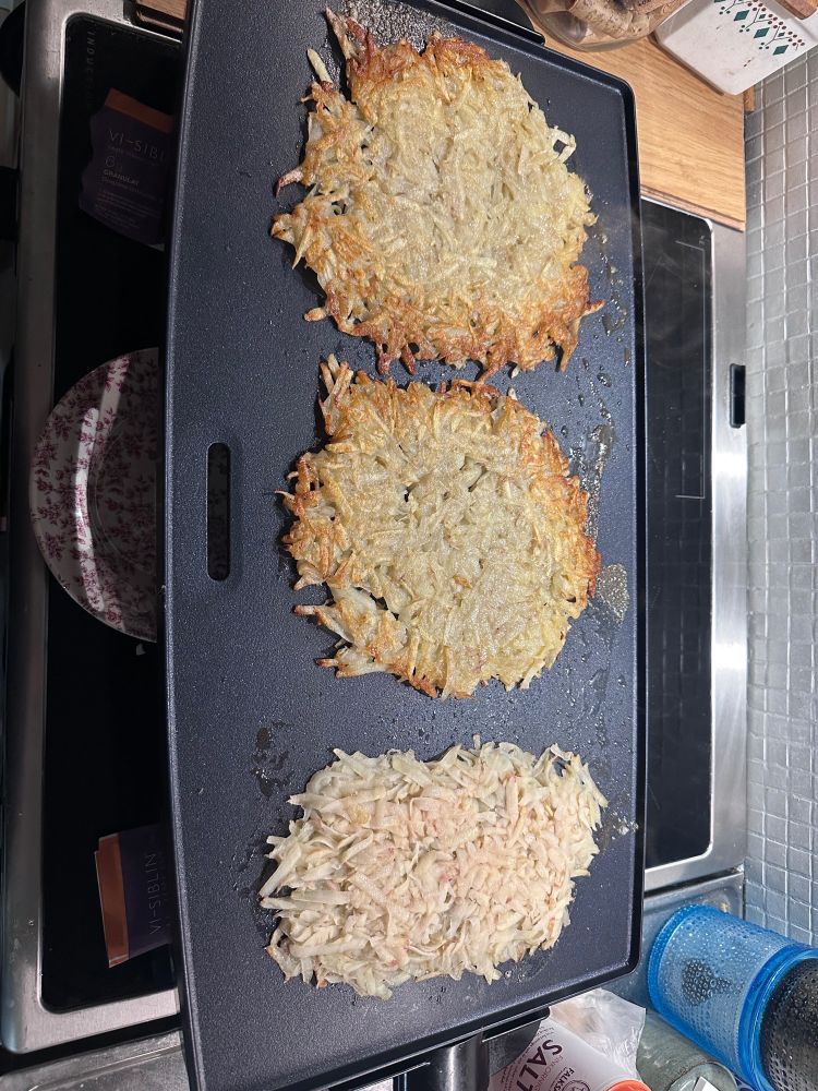 Råraka rör i stekpannan 