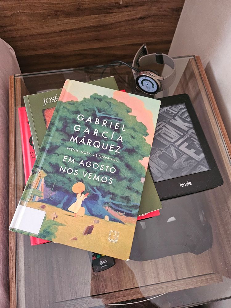 Capa do livro Em Agosto Nos Vemos de Gabriel Garcia Márquez. 