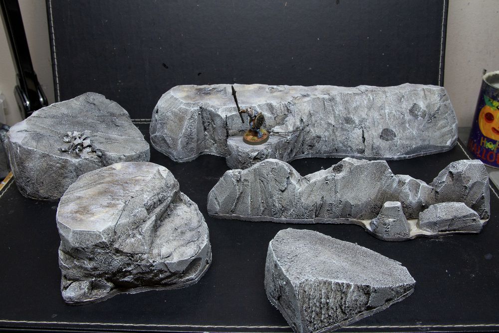 Some DIY scatter boulders and rock formations.