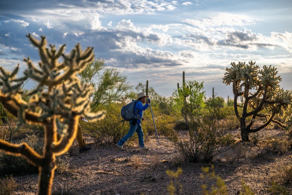 A migrant was left behind in the desert. Volunteers braved scorching heat to try to find him.