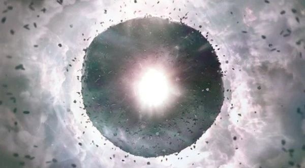 The Everything Bagel is a weapon created by Jobu Tupaki to destroy herself and Evelyn Wang Quan. The bagel was made when she put the entire Multiverse on a bagel. It is stated that the bagel consumes more than just light and matter and is possibly capable of destroying Jobu Tupaki. “If Nothing Matters, Then All The Pain And Guilt You Feel For Making Nothing Of Your Life Goes Away – Sucked Into A Bagel.” 