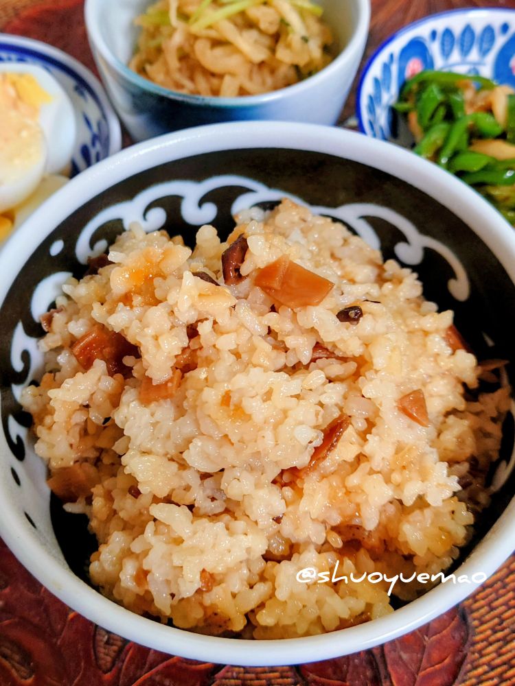 炊飯器で炊いたアルファ米のきのこご飯