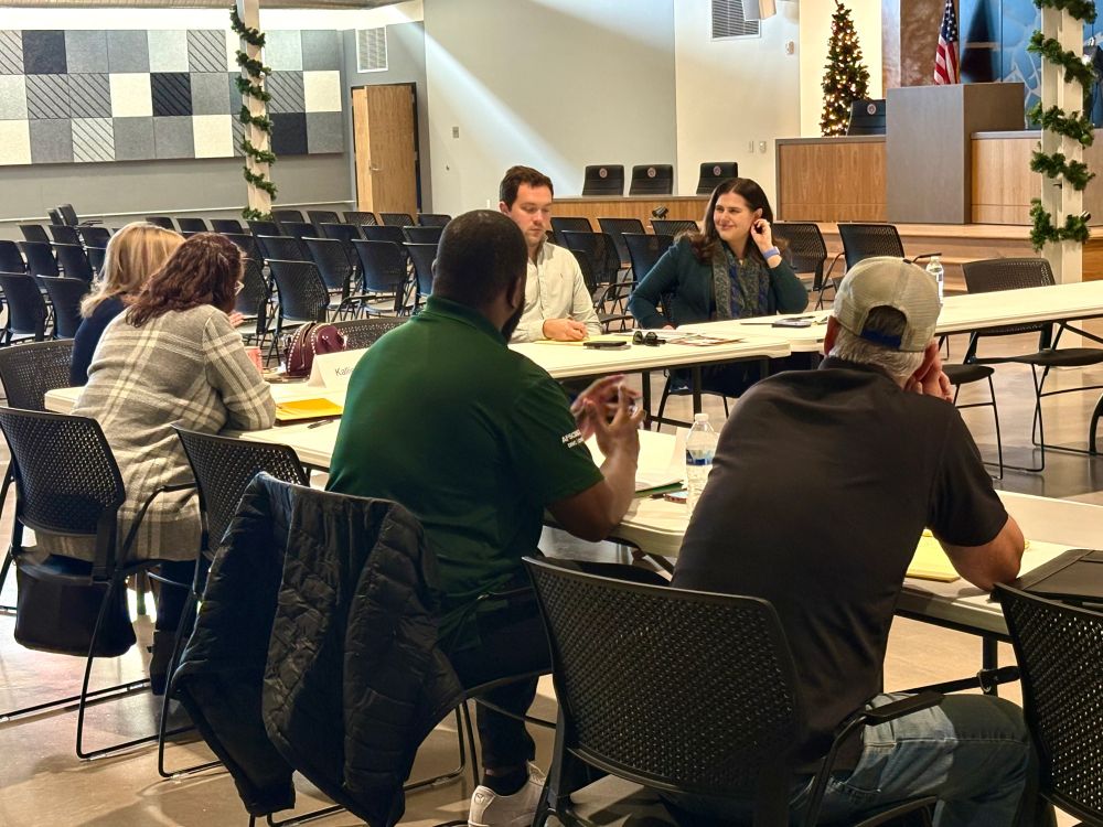 Secretary Griswold joins labor leaders for a roundtable discussion. 
