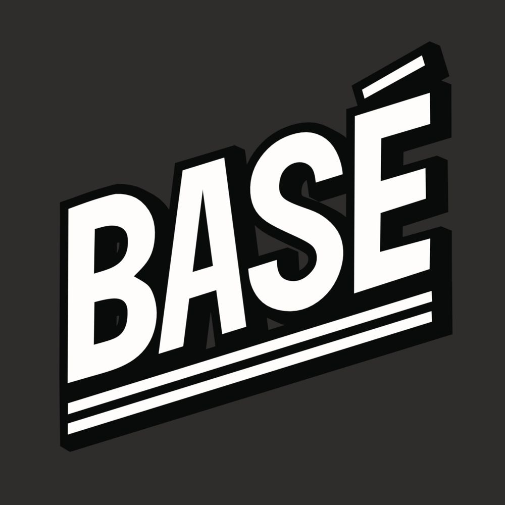 Logo du groupe militant à l'origine de ce Thread : "Basé" écrit en blanc, en grand, en gras, et "en diagonale" souligné deux fois sur fond gris
