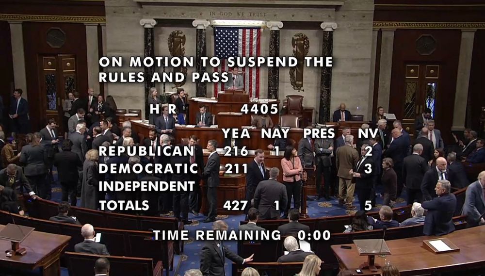 ON MOTION TO SUSPEND THE RULES AND PASS
HR
4405
YEA NAY PRES
216
211
REPUBLICAN DEMOCRATIC INDEPENDENT
TOTALS
427
1
TIME REMAINING 0:00
