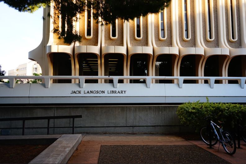 The Langston Library houses UC Irvine's Special Collections & Archives. Photo by Yejin Song / Staff