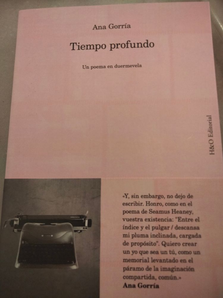 Portada del libro "Tiempo profundo" de Ana Gorría 