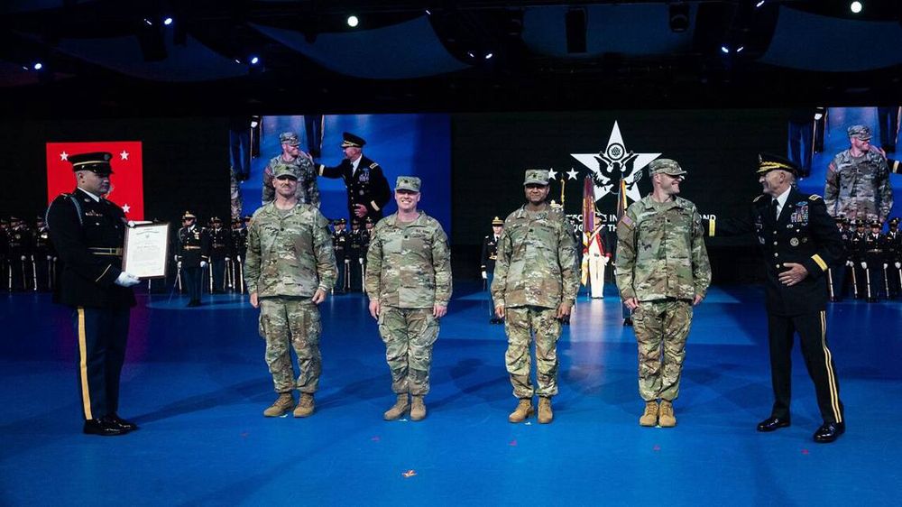 The Army just turned 4 Big Tech execs into instant officers. What an insult | Opinion