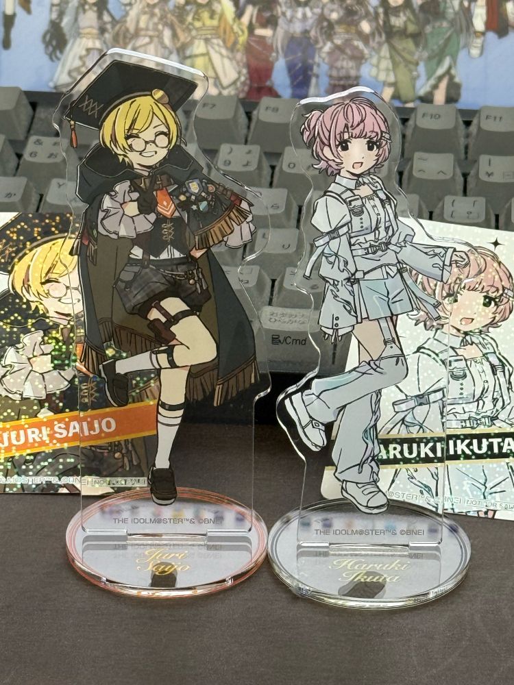 西城樹里さんのアクスタと郁田はるきさんのアクスタ