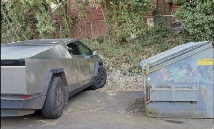 Left Tesla Cybertruck, right trash bin 

They’re the same 