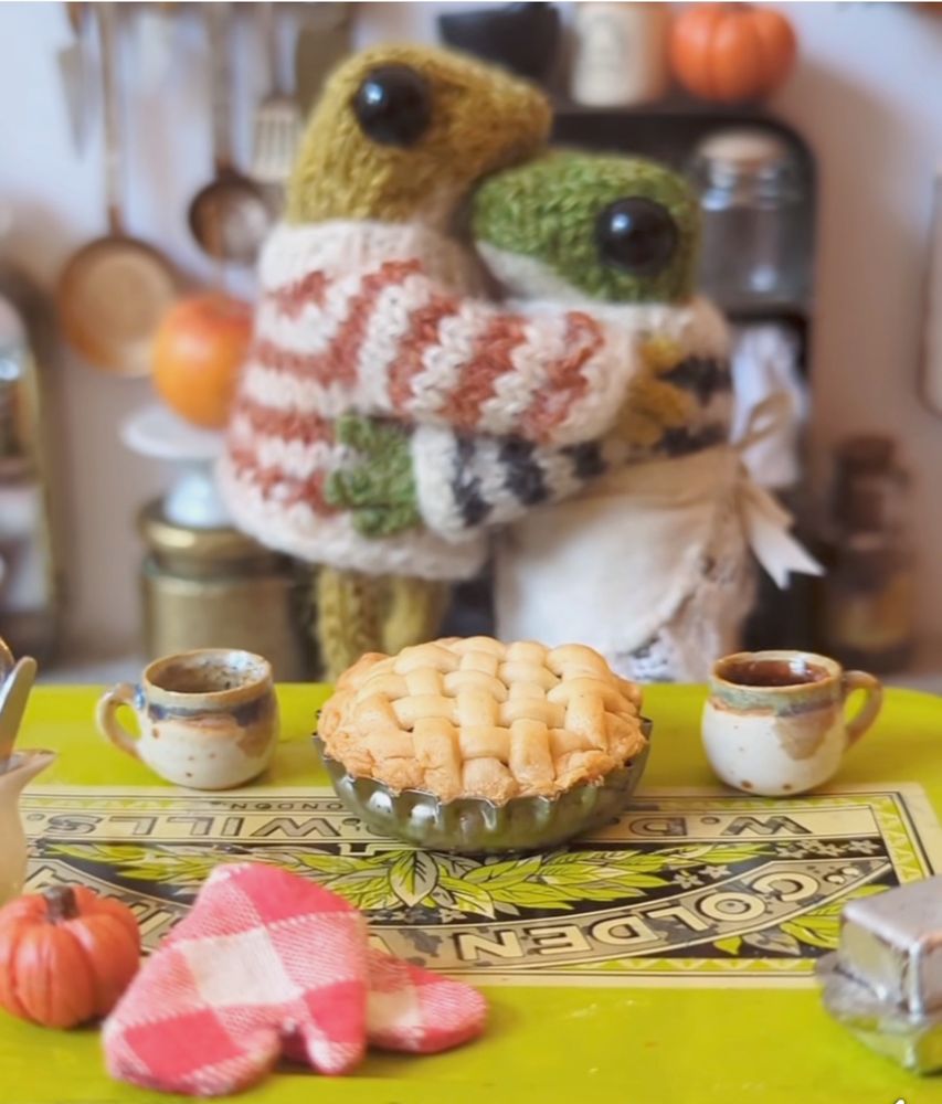 Frog and toad hugging in the kitchen with freshly baked apple pie 

Via India Rose Crawford on FB