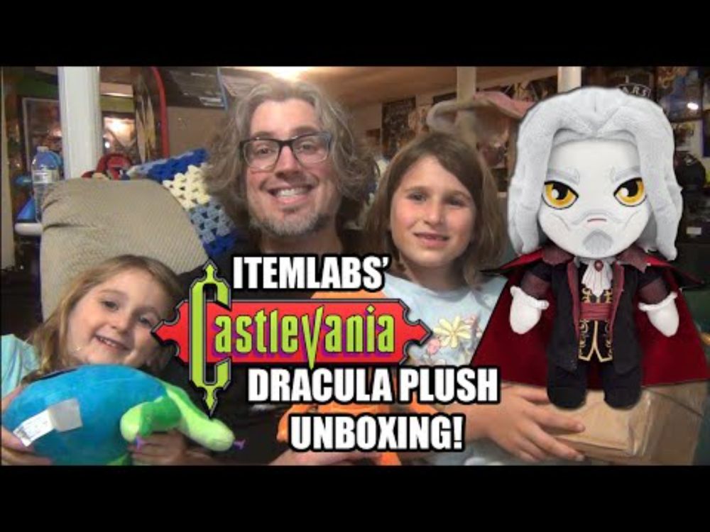Itemlab's Castlevania Dracula Plush Unboxing!