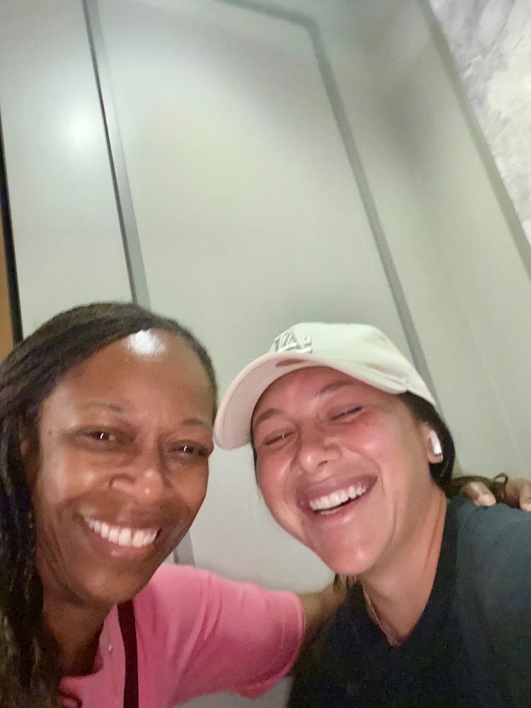 Selfie of Yasmin & Amanda.