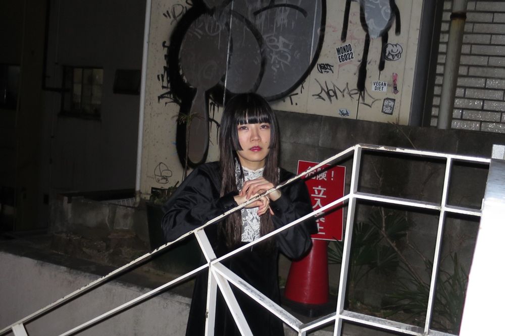 後ろの立入禁止が主張強い