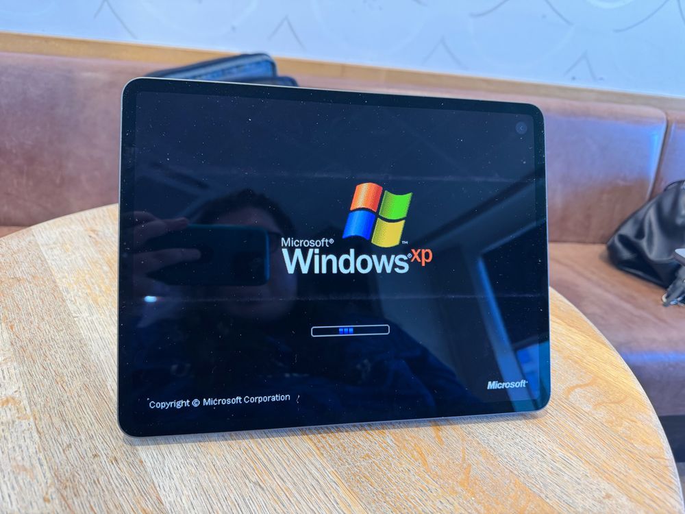 Windows XP running on an iPad
