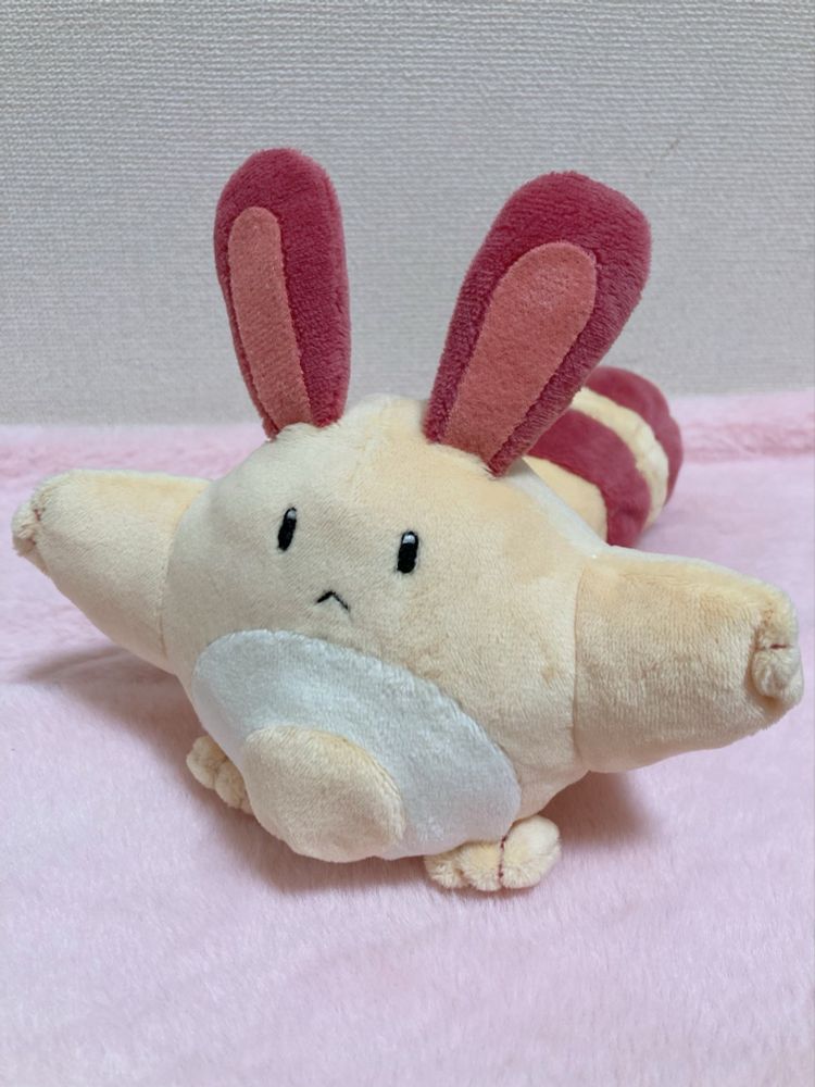 とってもまるくて可愛い色違いオタチのぬいぐるみ