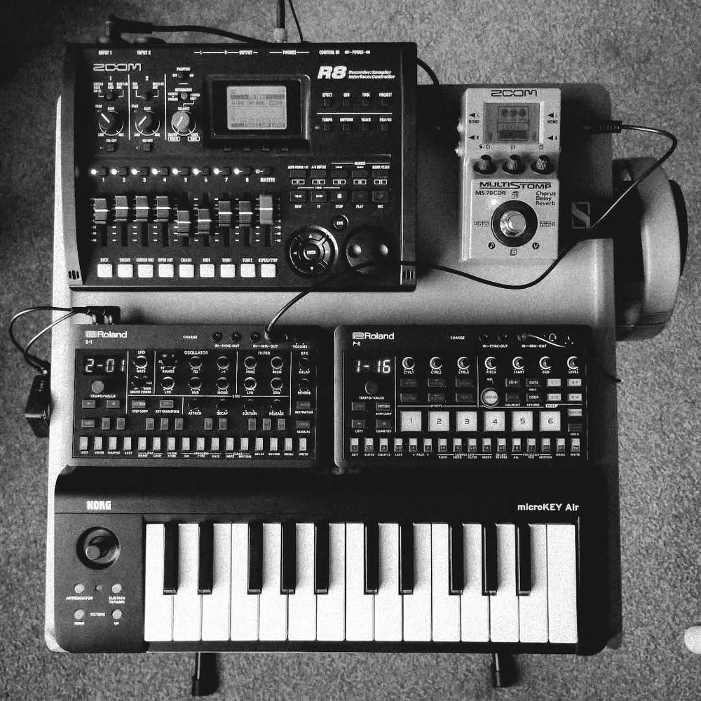 Zoom R8 recorder
Zoom MS-70CDR effects
Roland S-1 synth
Roland P-6 sampler
Korg Microkey Air 25 keyboard
Bose QC35 headphones
CME WIDI jack MIDI interface
Table by B&M Bargains