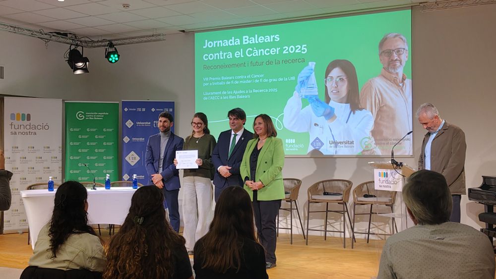 Maria Carrió, guardonada amb el tercer premi AECC pel seu TFG