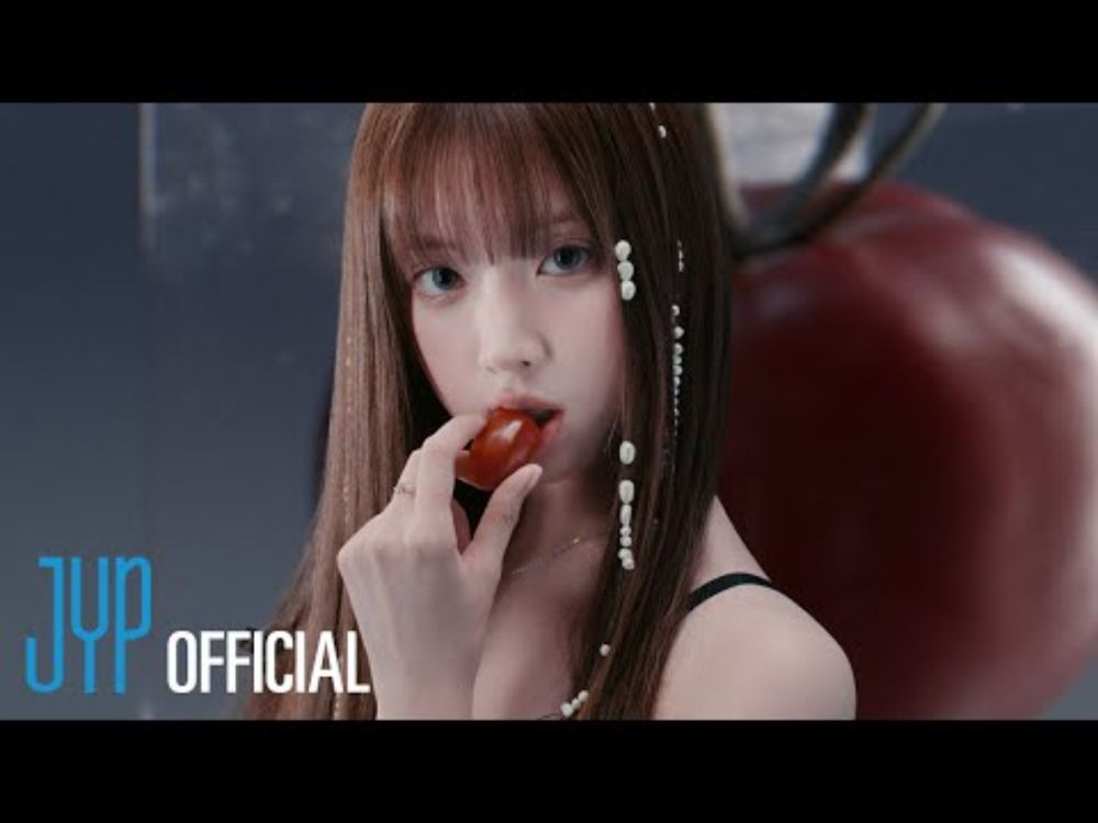 NMIXX(엔믹스) Blue Valentine Core: “SPINNIN’ ON IT”