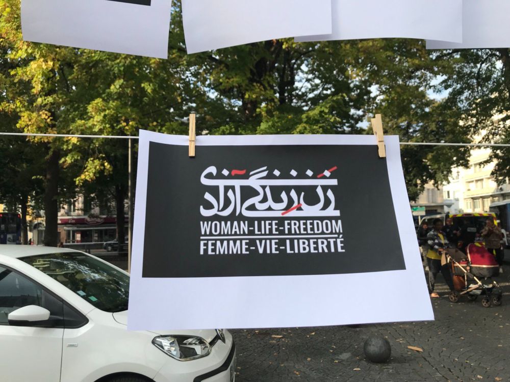 Tarbes : rassemblement de soutien à la lutte du peuple iranien - Les Socios Engagé·e·s