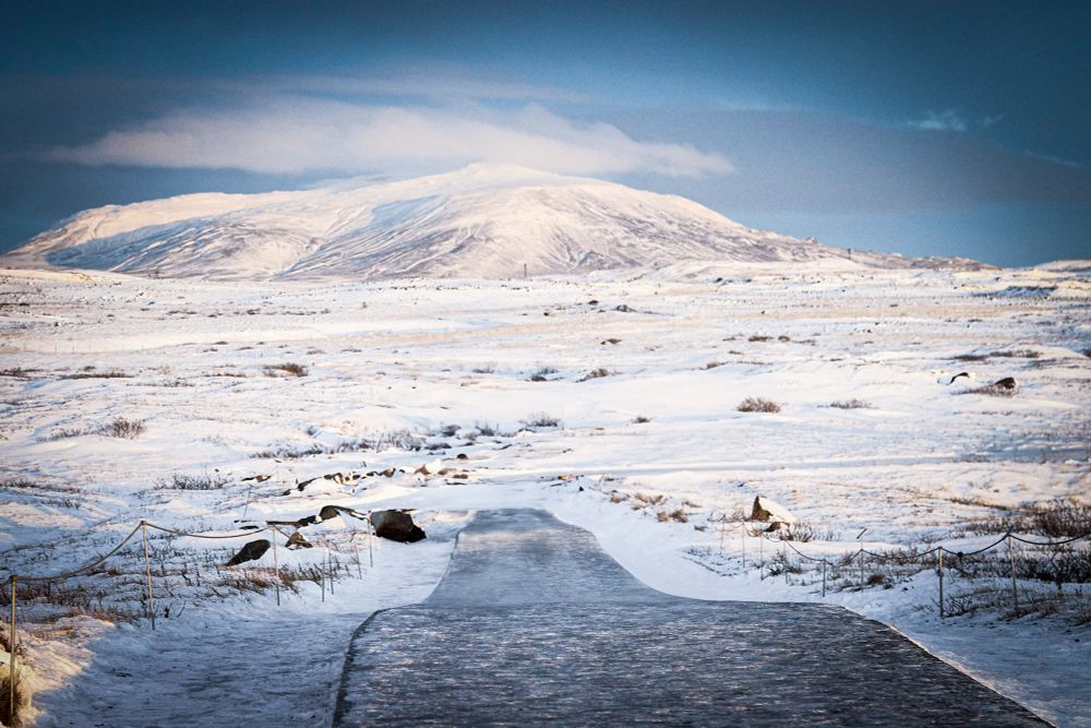 The path down to Gullfoss