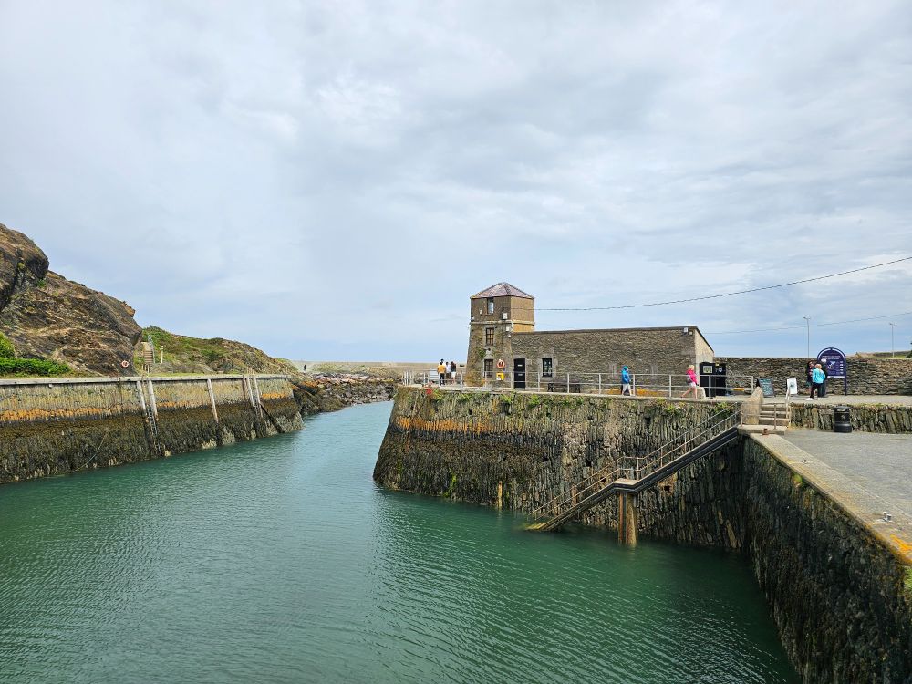 Amlwch Port lighthouse