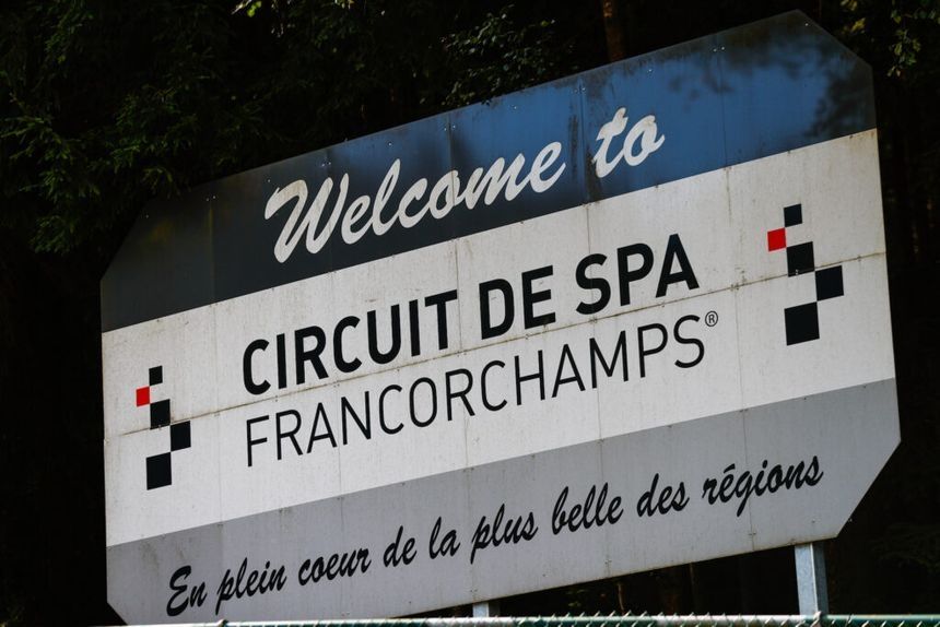 The "Welcome to Spa Francorchamps" sign
