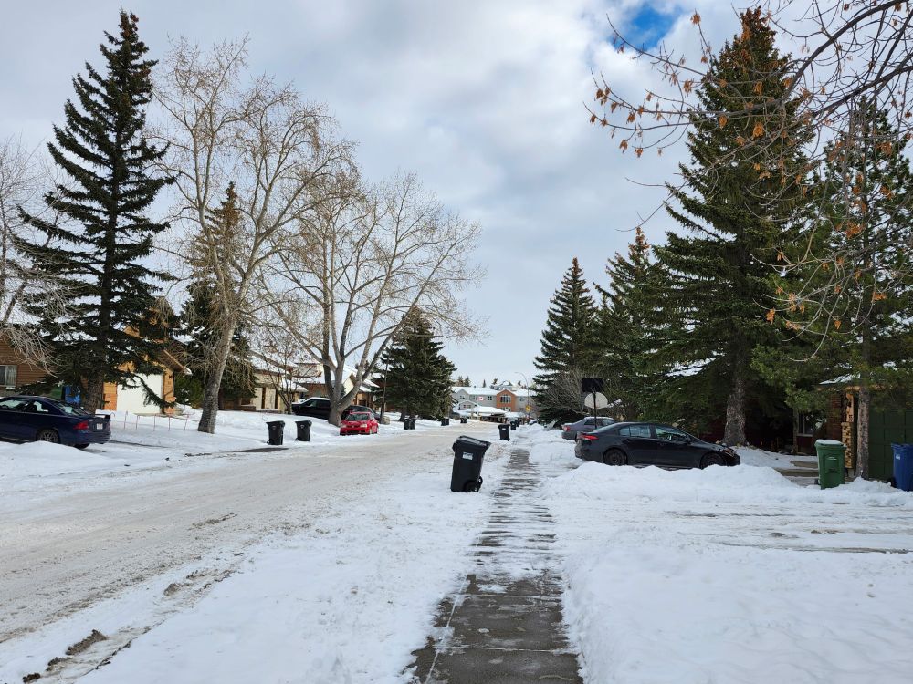 Walking east down Edforth Road NW