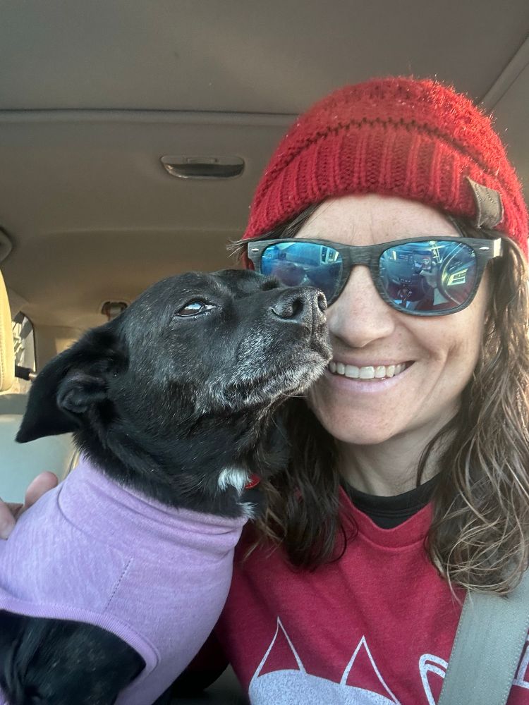 Martini says “Fiiiine, I kinda like you, but nooo smooches!” 