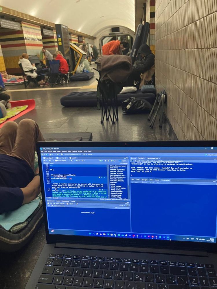 Writing lecture notes in Quarto during missile attack in Kyiv underground