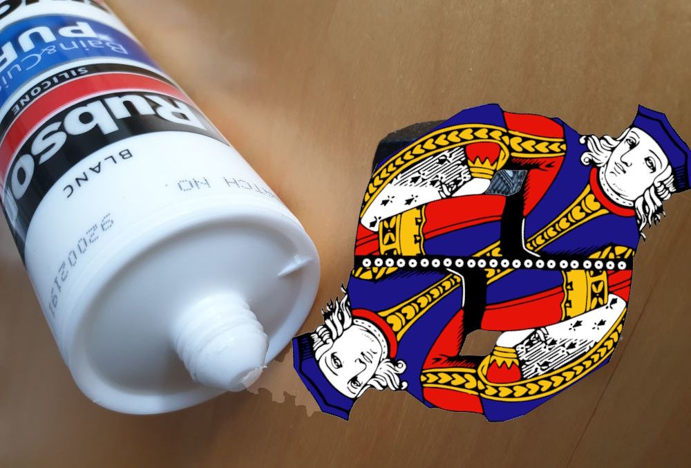 Tube de silicone laissant échapper le valet de coeur