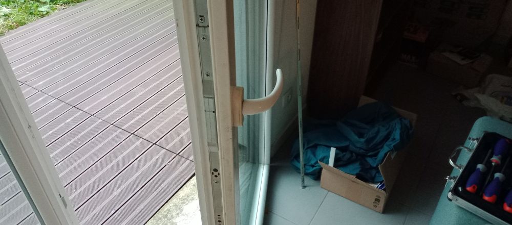Une porte fenêtre réparée