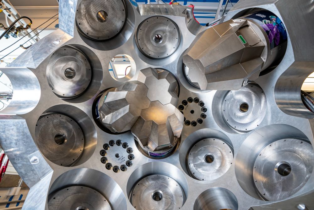 An up-close look at several of GRETA’s germanium detectors, each made up of four position-sensitive quadrants, installed for testing at Berkeley Lab.