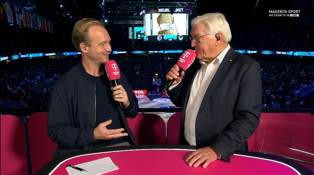 Frank-Walter Steinmeier Interview in der Halbzeit beim Finale der Basketball-EM
