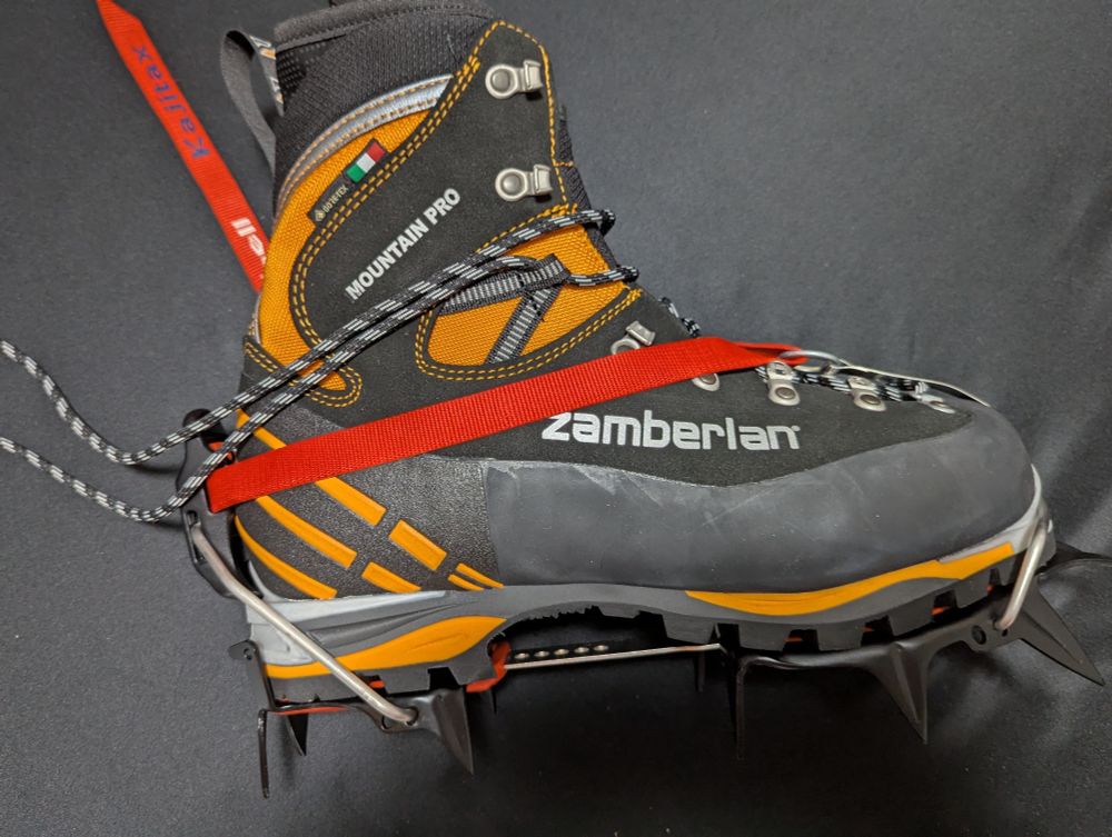 Zamberlan Mountain Pro
Mont-bell Kajitax LXF-12