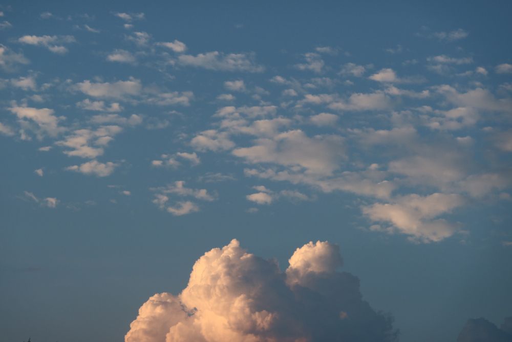 夕日に染まった雲