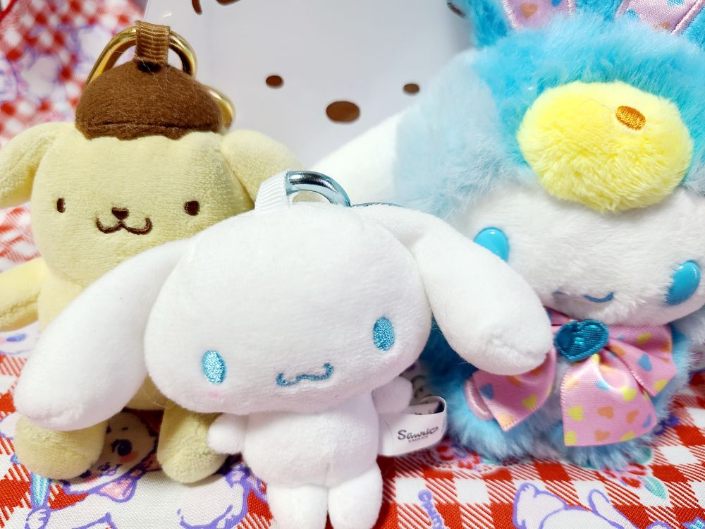 シナモロールとポムポムプリンのぬいぐるみ写真