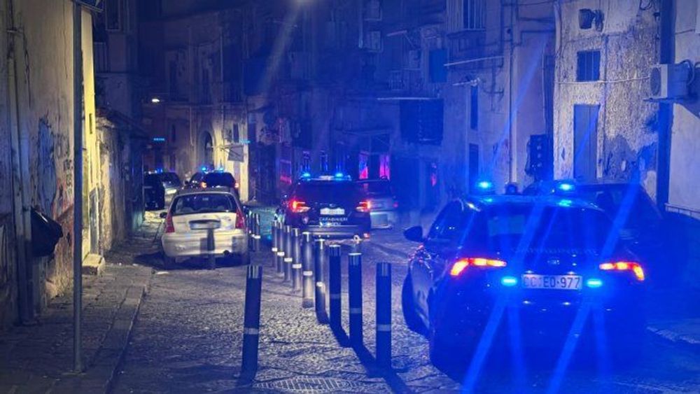 Traffico di droga nel napoletano, smantellata potente organizzazione: 21 arresti