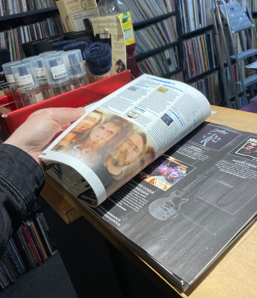 A page from Shindig magazine featuring a photo of Mirrored Daughters