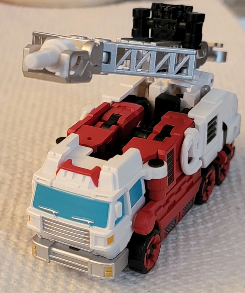 Iron Factory IF-EX62H Hoshitaki, a samurai themed version of Transformers' Artfire
