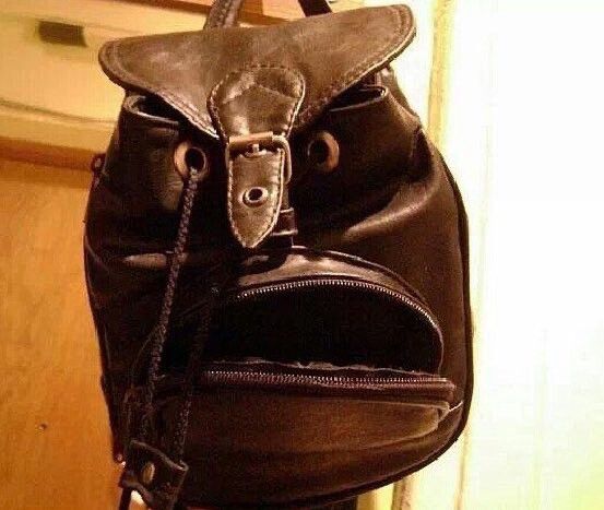 Rucksack der aussieht wie ein grummeliges Gesicht