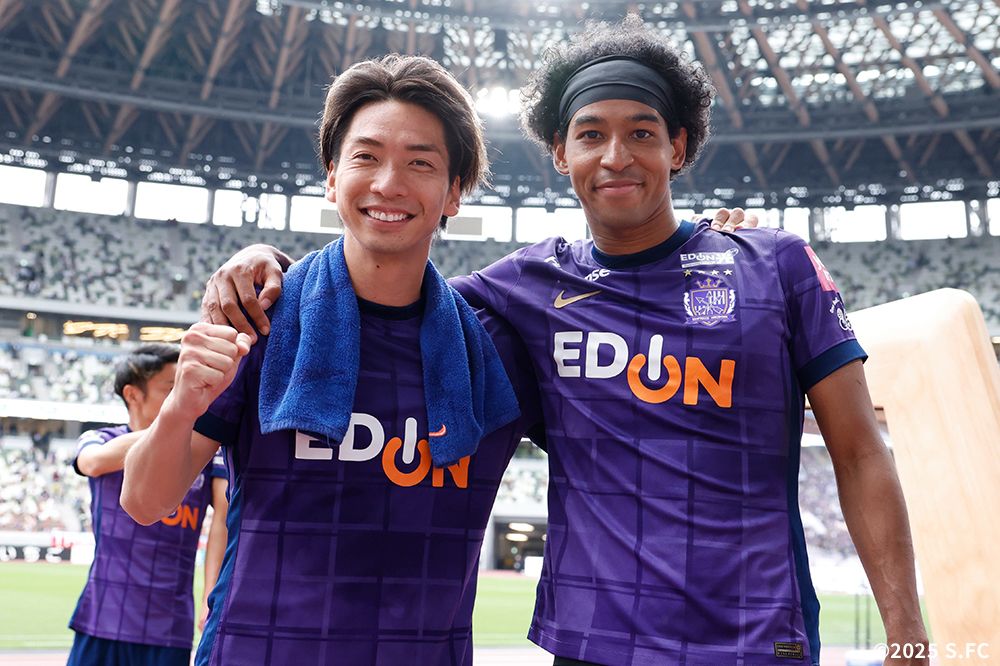 Hayao Kawabe (left) and Ryo Germain who called up to Japan's squad for the E-1.