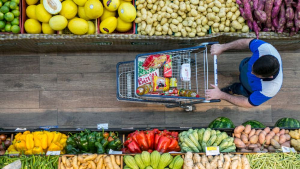 Menos comida na mesa: preço de alimento supera inflação e sobe quase 50% em quatro anos