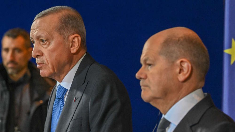 Deal zwischen Scholz und Erdogan: Deutschland schiebt Hunderte Asylbewerber in die Türkei ab