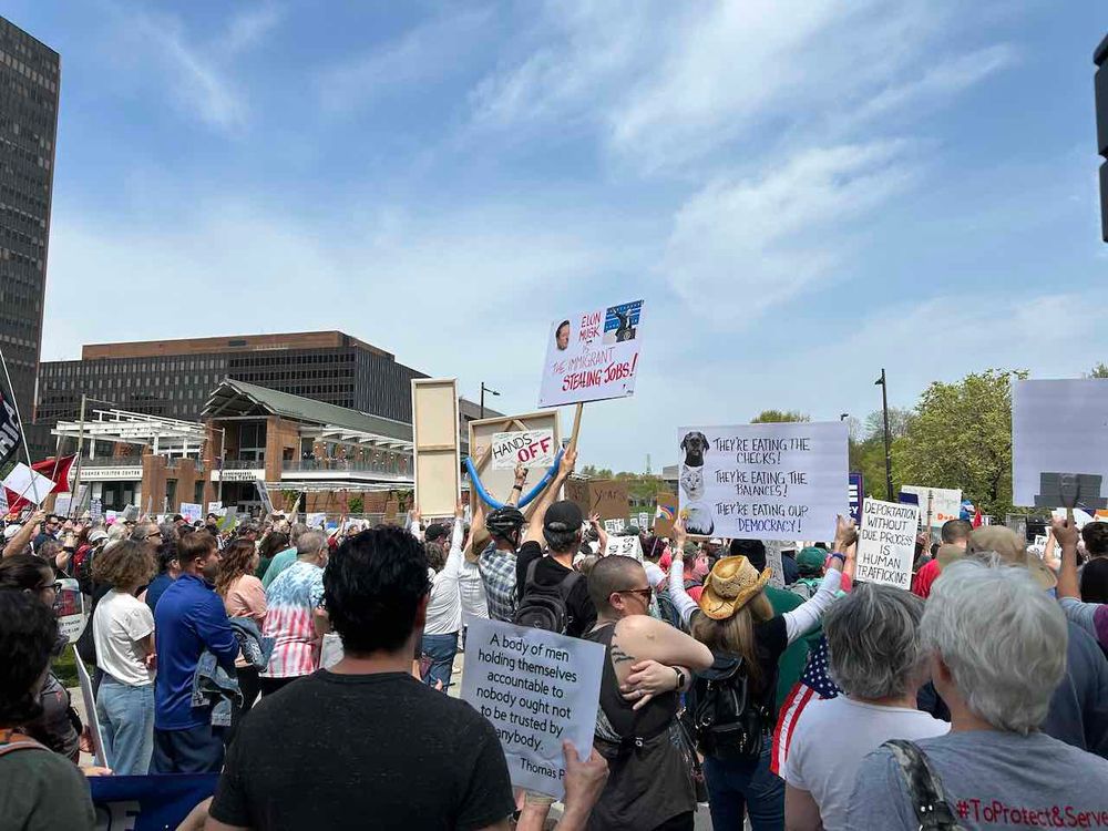 Loads of people at Independence Mall listening to our wonderful speakers.